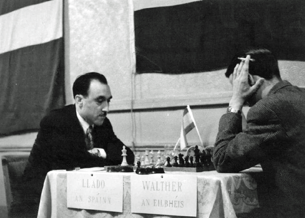 Dublin Zonal: IM Jaimie Llado, ESP, left, IM Edgar Walther, SUI, right (photo Joe Keenan)