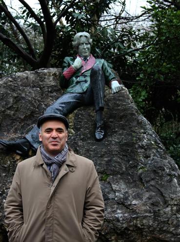Garry Kasparov with Oscar Wilde